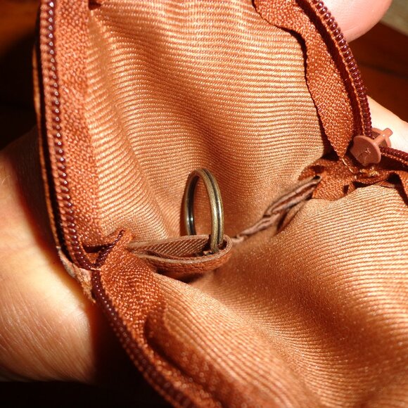 Vtg. WILSONS Leather Coin Pouch w/Key Ring Brown Zip Closure Round Embossed - Picture 4 of 13